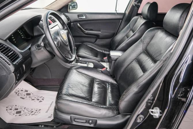 Honda Accord VII Рестайлинг с пробегом 2006 года, цена 949 000 рублей, 293767 км, седан, Автокод Объявления