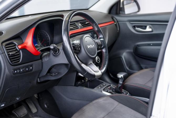 Kia Rio IV Рестайлинг с пробегом 2021 года, цена 2 300 000 рублей, 168135 км, хэтчбек, Автокод Объявления