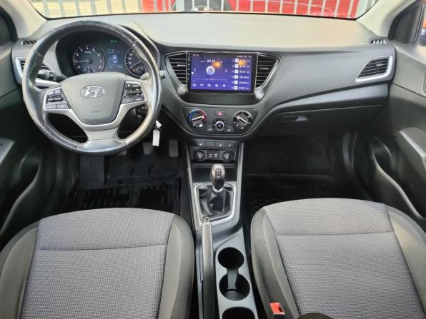 Hyundai Solaris II с пробегом 2017 года, цена 1 190 000 рублей, 97300 км, седан, Автокод Объявления