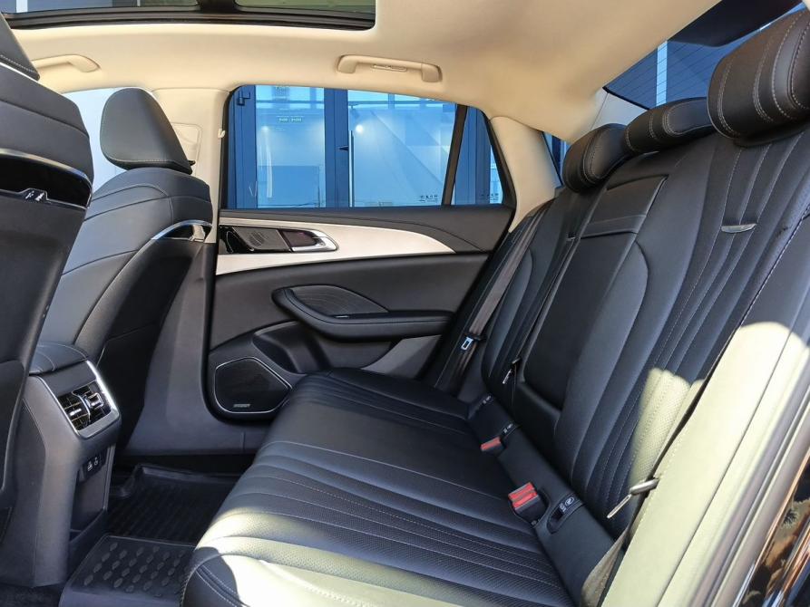 Hongqi H5 II Москва  - изображение 25