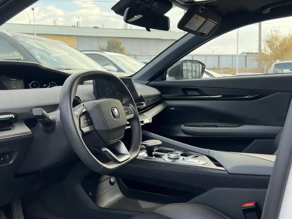 Changan UNI-V I с пробегом 2023 года, цена 1 990 000 рублей, 64103 км, лифтбек, Автокод Объявления