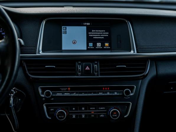 Kia Optima IV Рестайлинг с пробегом 2018 года, цена 1 478 000 рублей, 173034 км, седан, Автокод Объявления