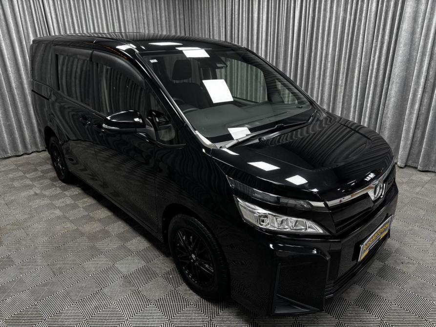 Toyota Voxy III (R80) Рестайлинг Стерлитамак  - изображение 2