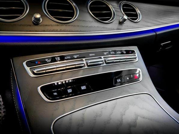Mercedes-Benz E-Класс V (W213 S213 C238) Рестайлинг с пробегом 2021 года, цена 3 196 000 рублей, 185000 км, седан, Автокод Объявления