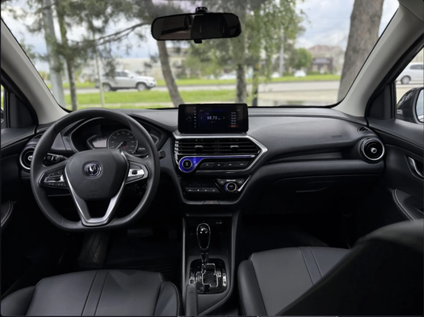Changan Alsvin с пробегом 2023 года, цена 1 390 000 рублей, 42145 км, седан, Автокод Объявления