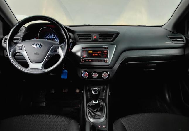 Kia Rio III Рестайлинг с пробегом 2016 года, цена 1 049 000 рублей, 79035 км, хэтчбек, Автокод Объявления