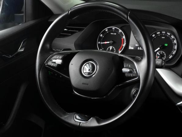 Skoda Octavia IV (A8) с пробегом 2021 года, цена 2 749 000 рублей, 37949 км, лифтбек, Автокод Объявления