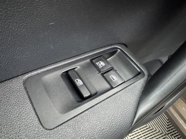 Volkswagen Polo V Рестайлинг с пробегом 2015 года, цена 1 290 000 рублей, 111031 км, седан, Автокод Объявления