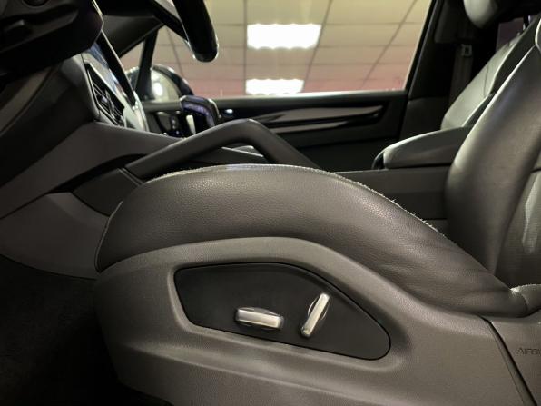 Porsche Cayenne III с пробегом 2018 года, цена 4 950 000 рублей, 106000 км, внедорожник, Автокод Объявления