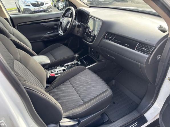 Mitsubishi Outlander III Рестайлинг 3 с пробегом 2019 года, цена 1 758 000 рублей, 180000 км, внедорожник, Автокод Объявления