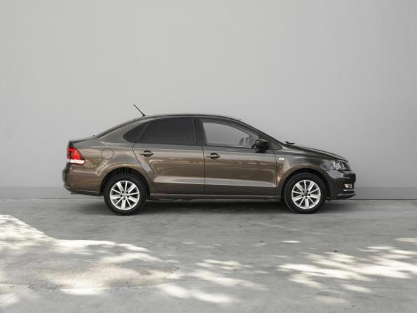 Volkswagen Polo V Рестайлинг с пробегом 2015 года, цена 1 229 000 рублей, 77236 км, седан, Автокод Объявления