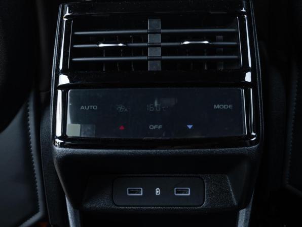 Geely Monjaro I с пробегом 2023 года, цена 3 166 800 рублей, 28558 км, внедорожник, Автокод Объявления