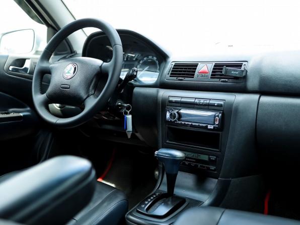 Skoda Octavia I (A4) Рестайлинг с пробегом 2001 года, цена 559 000 рублей, 242000 км, лифтбек, Автокод Объявления