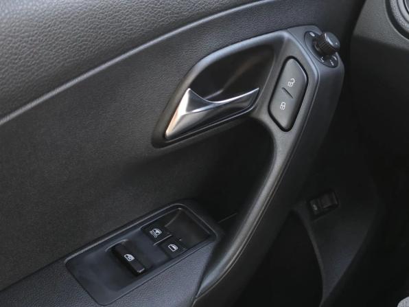 Volkswagen Polo V с пробегом 2014 года, цена 770 000 рублей, 175185 км, седан, Автокод Объявления