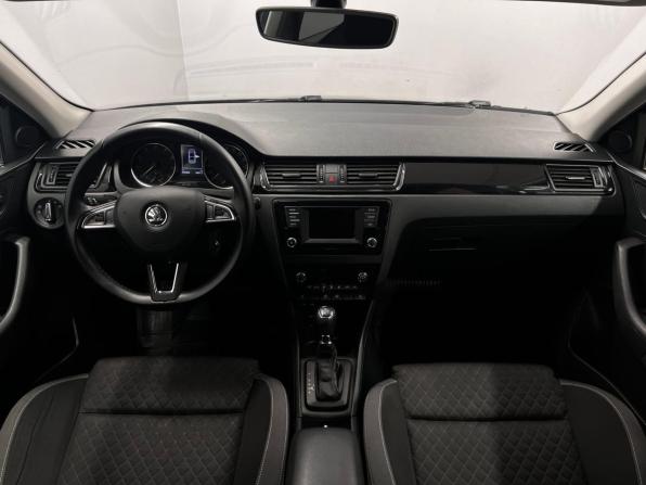 Skoda Rapid I с пробегом 2015 года, цена 925 000 рублей, 176923 км, лифтбек, Автокод Объявления