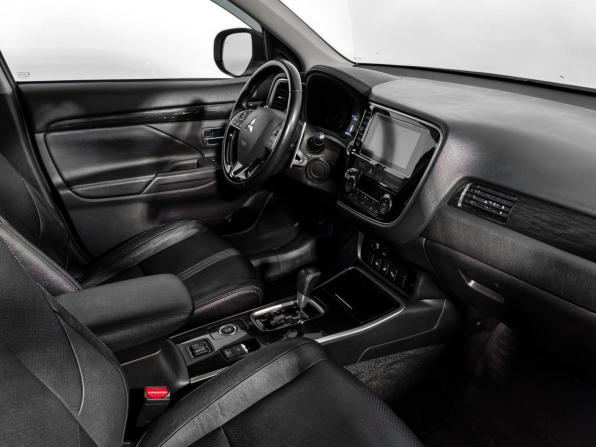 Mitsubishi Outlander III Рестайлинг 2 с пробегом 2017 года, цена 2 100 000 рублей, 165522 км, внедорожник, Автокод Объявления