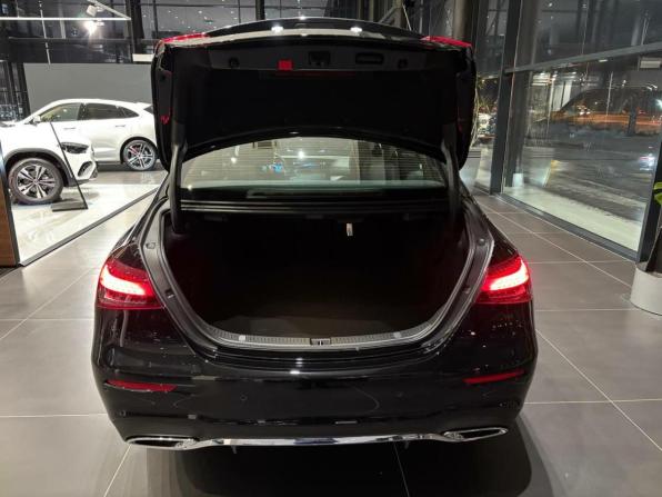 Mercedes-Benz E-Класс V (W213 S213 C238) Рестайлинг с пробегом 2024 года, цена 9 600 000 рублей, 1 км, седан, Автокод Объявления