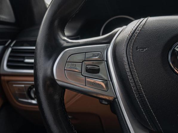 BMW 7 серии VI (G11/G12) с пробегом 2015 года, цена 3 960 000 рублей, 164054 км, седан, Автокод Объявления