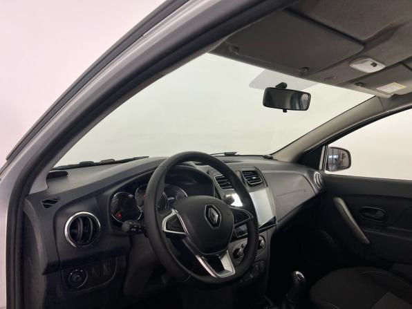 Renault Logan II Рестайлинг с пробегом 2019 года, цена 1 299 000 рублей, 46000 км, седан, Автокод Объявления