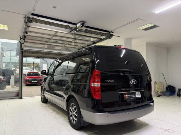 Hyundai H-1 II Рестайлинг 2 с пробегом 2019 года, цена 3 300 000 рублей, 90000 км, минивэн, Автокод Объявления