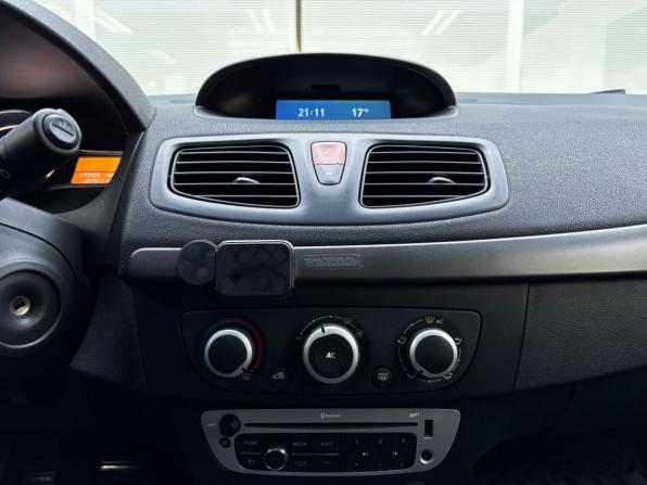 Renault Fluence I Рестайлинг с пробегом 2014 года, цена 735 000 рублей, 213124 км, седан, Автокод Объявления