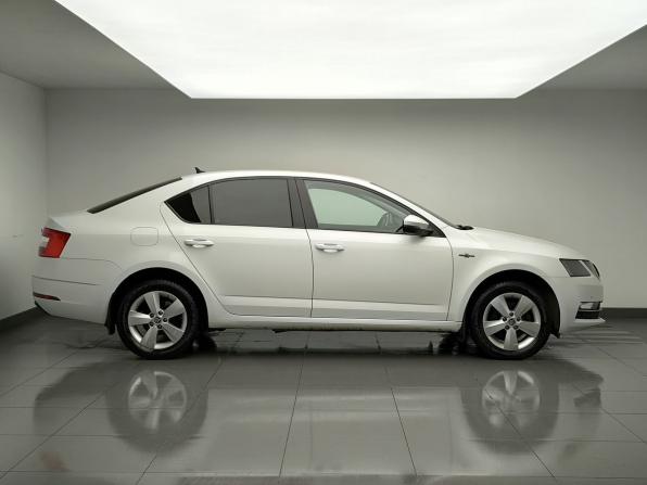 Skoda Octavia III (A7) Рестайлинг с пробегом 2018 года, цена 1 469 000 рублей, 164667 км, лифтбек, Автокод Объявления