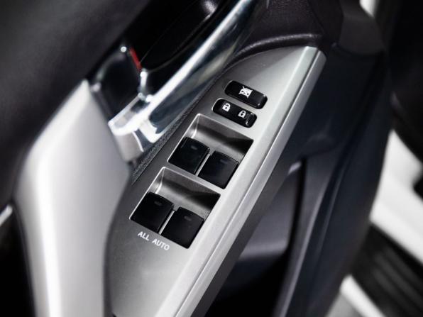 Toyota Land Cruiser 200 Series Рестайлинг 1 с пробегом 2014 года, цена 3 565 000 рублей, 407976 км, внедорожник, Автокод Объявления