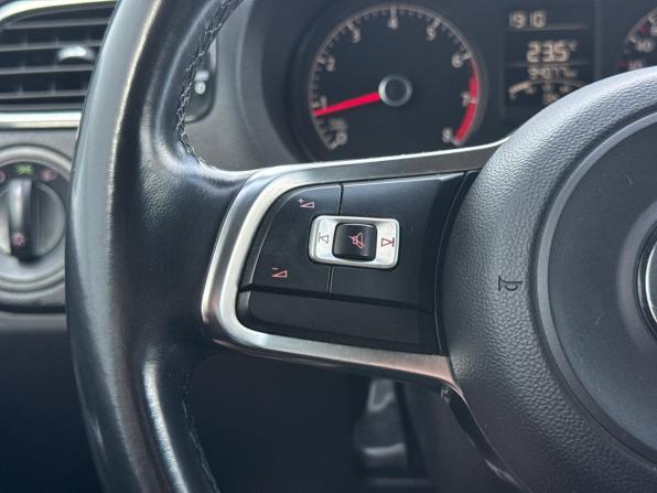 Volkswagen Polo V Рестайлинг с пробегом 2018 года, цена 1 260 000 рублей, 94077 км, седан, Автокод Объявления