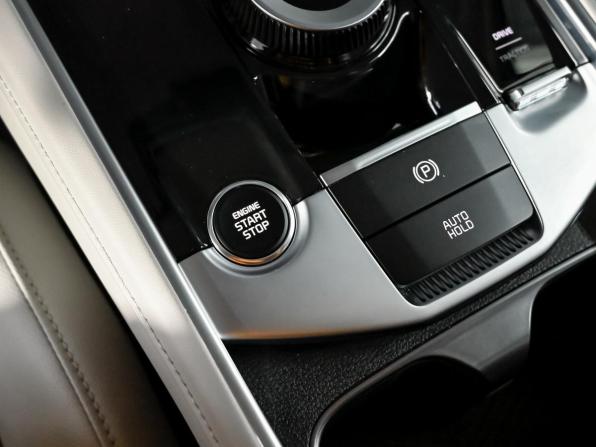Kia Sportage V с пробегом 2025 года, цена 3 700 000 рублей, 9889 км, внедорожник, Автокод Объявления