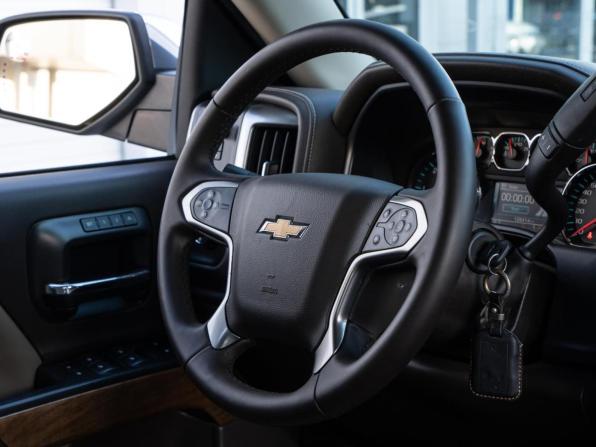 Chevrolet Silverado III (K2XX) Рестайлинг с пробегом 2017 года, цена 4 250 000 рублей, 126414 км, offers.body_type.unknown, Автокод Объявления