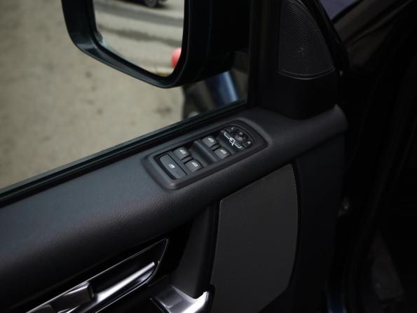 Land Rover Discovery IV Рестайлинг с пробегом 2014 года, цена 1 789 000 рублей, 317795 км, внедорожник, Автокод Объявления