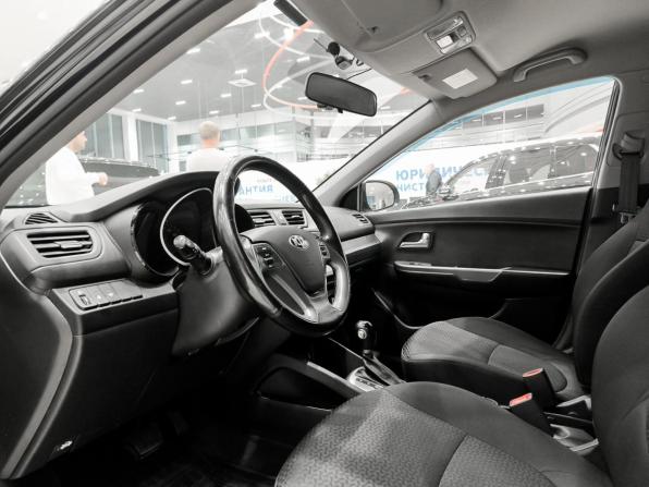 Kia Rio III Рестайлинг с пробегом 2017 года, цена 1 150 000 рублей, 103500 км, хэтчбек, Автокод Объявления