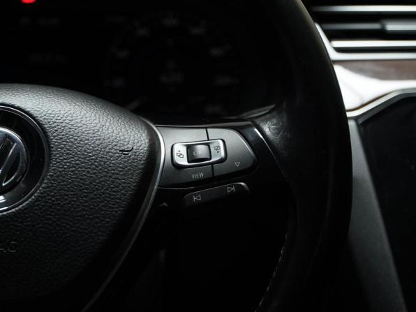Volkswagen Passat B8 с пробегом 2018 года, цена 1 953 999 рублей, 170673 км, седан, Автокод Объявления