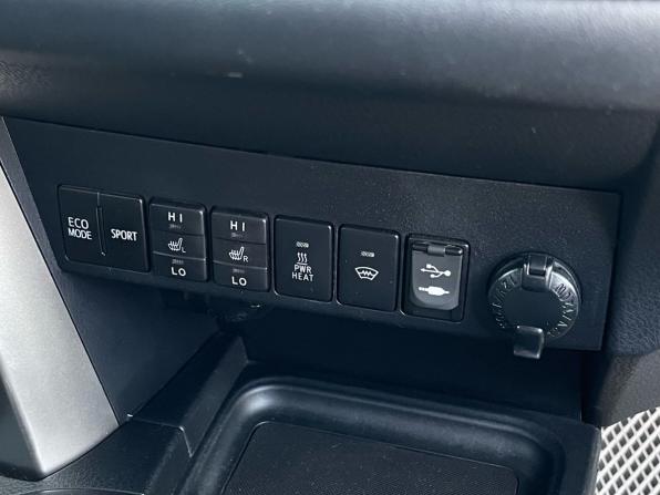 Toyota RAV4 IV (XA40) Рестайлинг с пробегом 2019 года, цена 2 760 000 рублей, 92000 км, внедорожник, Автокод Объявления