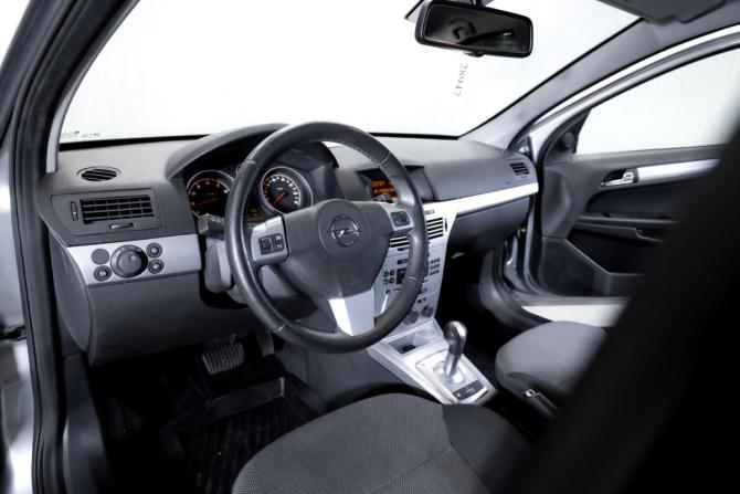 Opel Astra H Рестайлинг с пробегом 2012 года, цена 749 900 рублей, 83385 км, седан, Автокод Объявления