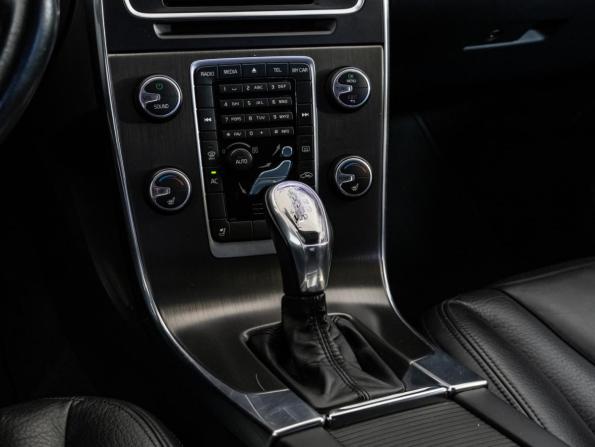 Volvo S60 II Рестайлинг с пробегом 2013 года, цена 975 000 рублей, 154058 км, седан, Автокод Объявления