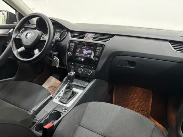 Skoda Octavia III (A7) с пробегом 2014 года, цена 720 000 рублей, 331800 км, лифтбек, Автокод Объявления