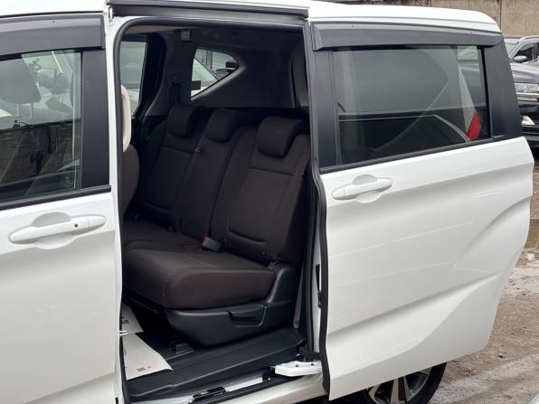 Honda Freed II Рестайлинг с пробегом 2022 года, цена 1 790 000 рублей, 51625 км, компактвэн, Автокод Объявления
