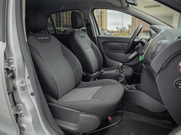 Renault Logan II Рестайлинг с пробегом 2020 года, цена 870 000 рублей, 136000 км, седан, Автокод Объявления