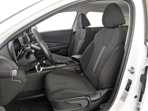 Hyundai Elantra VII (CN7) с пробегом 2022 года, цена 1 970 000 рублей, 42343 км, седан, Автокод Объявления