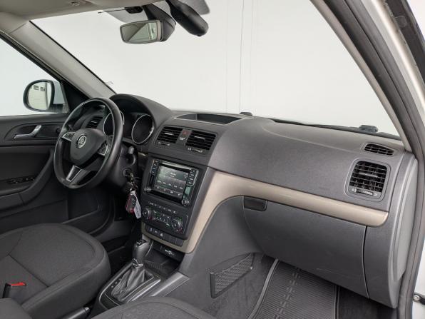 Skoda Yeti I Рестайлинг с пробегом 2017 года, цена 1 950 000 рублей, 78509 км, внедорожник, Автокод Объявления