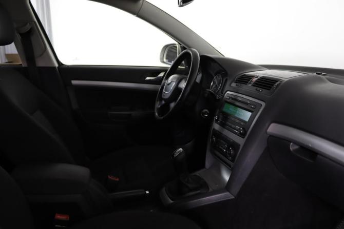 Skoda Octavia II (A5) Рестайлинг с пробегом 2013 года, цена 779 990 рублей, 194077 км, лифтбек, Автокод Объявления