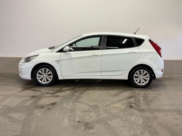 Hyundai Solaris I с пробегом 2014 года, цена 809 000 рублей, 117000 км, хэтчбек, Автокод Объявления