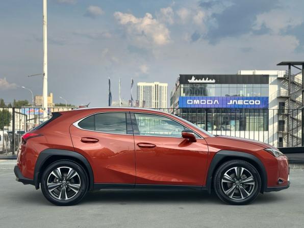 Lexus UX I с пробегом 2019 года, цена 2 415 000 рублей, 143951 км, внедорожник, Автокод Объявления