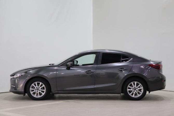 Mazda 3 III (BM) Рестайлинг с пробегом 2018 года, цена 1 510 000 рублей, 66450 км, седан, Автокод Объявления