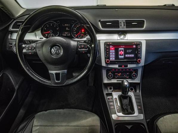 Volkswagen Passat B7 с пробегом 2011 года, цена 1 029 000 рублей, 215898 км, седан, Автокод Объявления