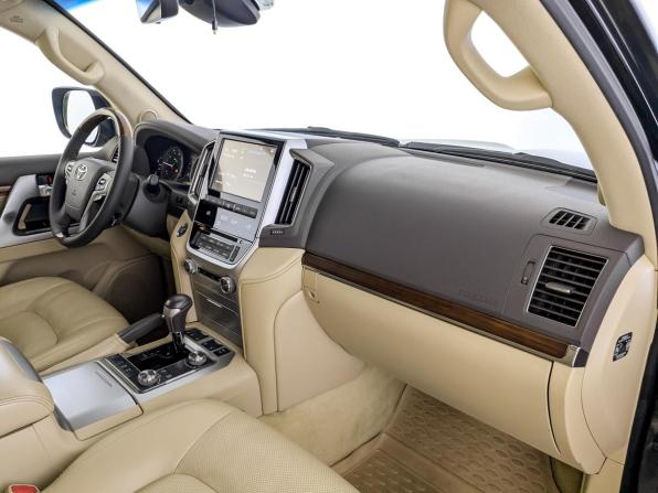 Toyota Land Cruiser 200 Series Рестайлинг 2 с пробегом 2016 года, цена 6 200 000 рублей, 110281 км, внедорожник, Автокод Объявления