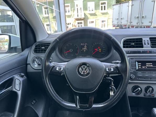 Volkswagen Polo V Рестайлинг с пробегом 2020 года, цена 1 249 000 рублей, 151941 км, седан, Автокод Объявления