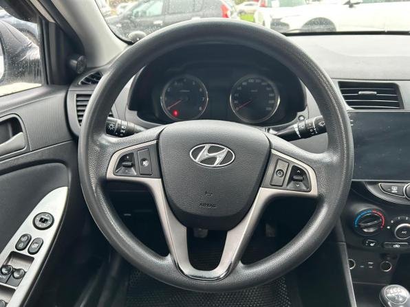 Hyundai Solaris I Рестайлинг с пробегом 2015 года, цена 846 000 рублей, 164453 км, седан, Автокод Объявления