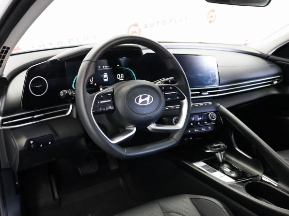 Hyundai Elantra VII (CN7) Рестайлинг с пробегом 2023 года, цена 2 189 000 рублей, 19609 км, седан, Автокод Объявления